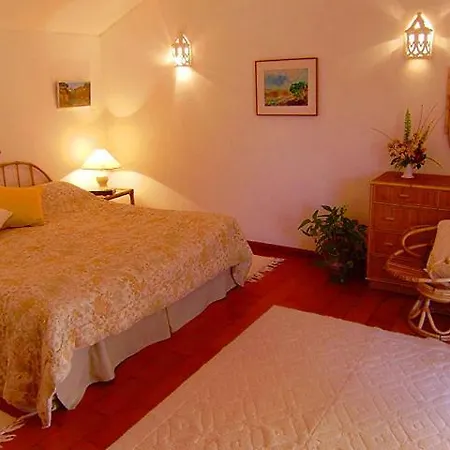 Villa Sleeps 8 With Pool Air Con And Wifi Vale do Lobo