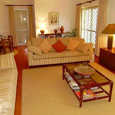 Villa Sleeps 8 With Pool Air Con And Wifi Vale do Lobo